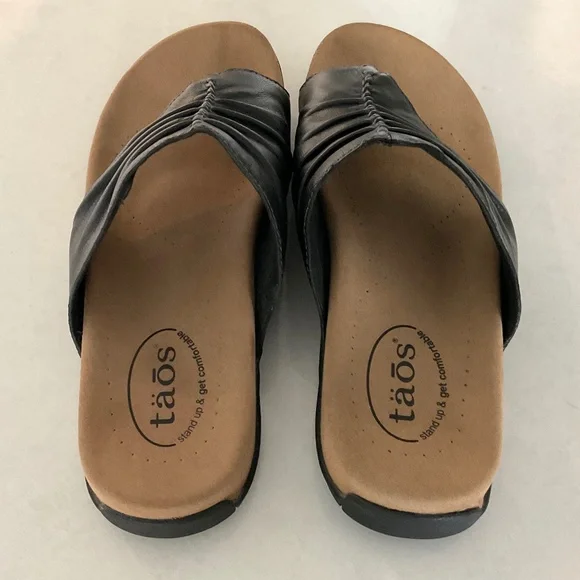 TAOS Gift 2 Black Leather Sandal Size 10 Like New - Picture 6 of 8